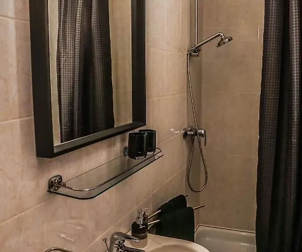 Проживання в сім'ї Anna Vendeghaz *